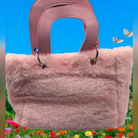 Hello Kitty Pink Plush Handbag with Silver Bow - Picture 2 of 7